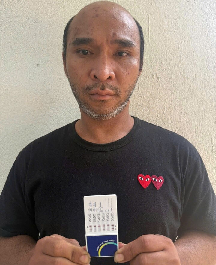 Bat doi tuong,  Cuop tai san,  Du khach nuoc ngoai anh 1