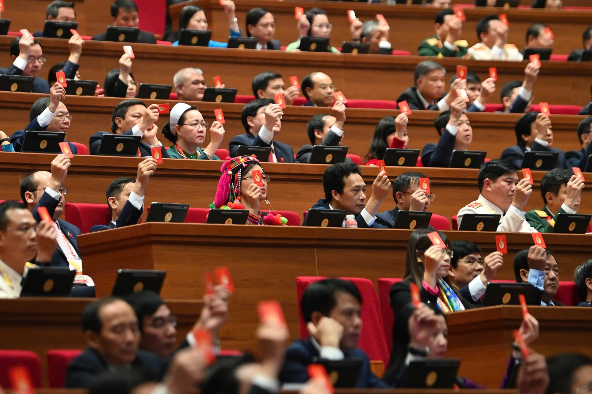 Thong qua danh sach trung cu Ban Chap hanh Trung uong Dang khoa XIV hinh anh