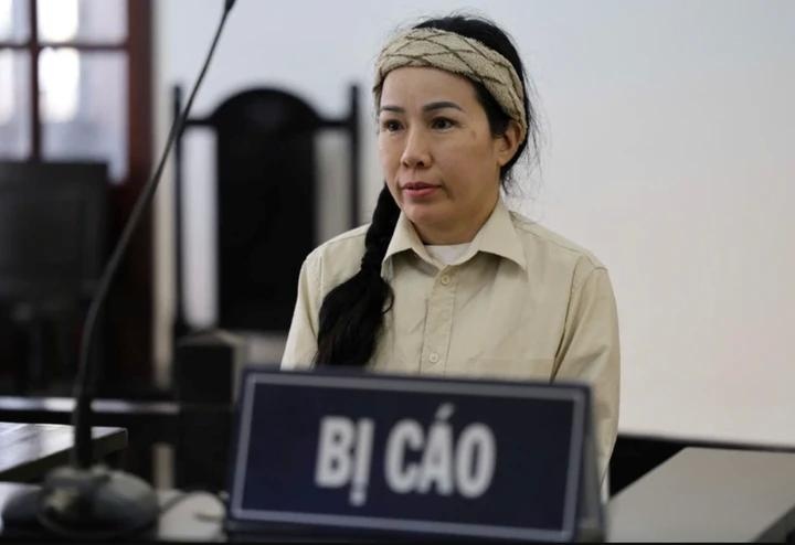 YouTuber Dinh Thi Lan linh 1 nam 9 thang tu hinh anh