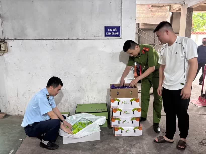 Ha Noi xu ly 3 co so vi pham ve an toan thuc pham, nguon goc hang hoa hinh anh