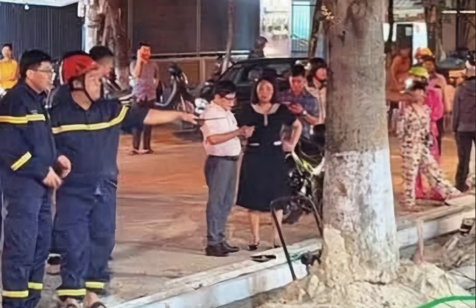 Sap tuong quan ca phe o Da Nang, nam cong nhan bi de tu vong hinh anh