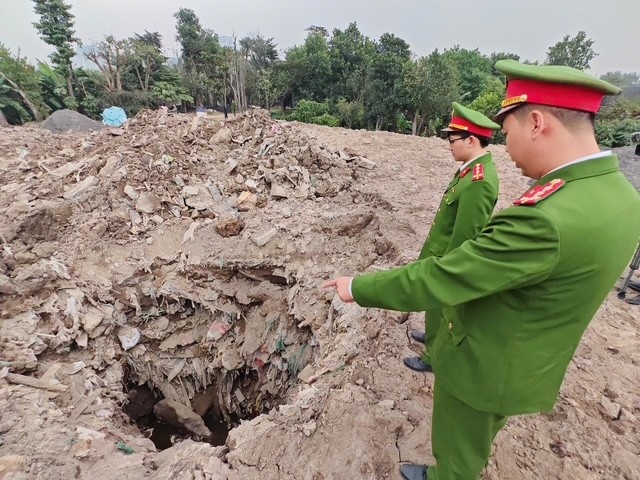 o nhiem moi truong,  xa Bat Trang,  vuon Bao Vy Garden,  chu Bao Vy Garden,  NV Bao Vy Garden,  Gdoc Bao Vy Garden,  Cty ECON Ha Noi,  DN ECON Ha Noi,  Chu ECON Ha Noi,  Gdoc ECON Ha Noi anh 2