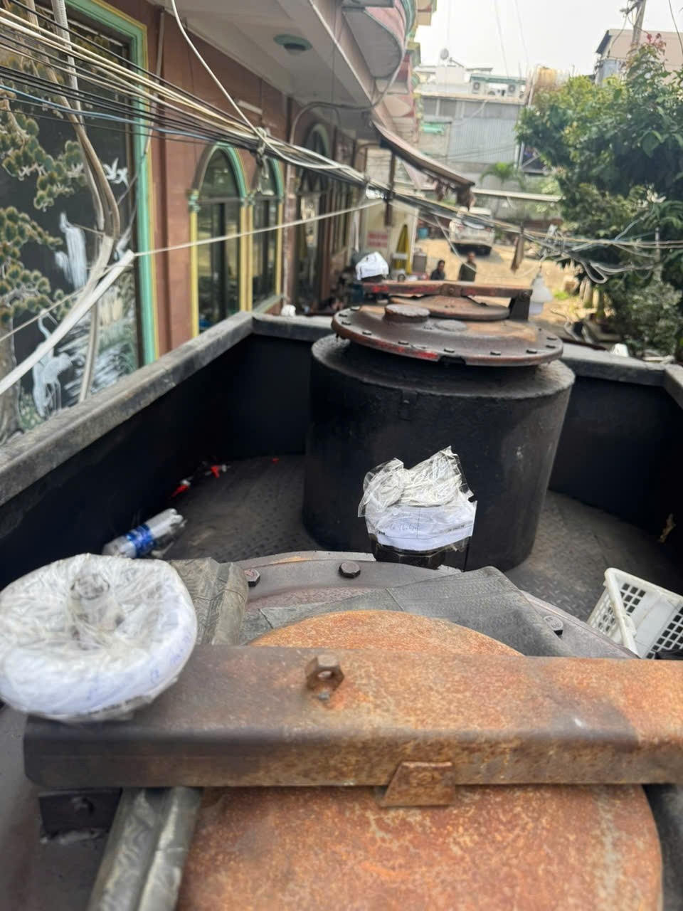 Xang A95 gia,  Phat hien duong day,  San xuat xang A95 anh 5