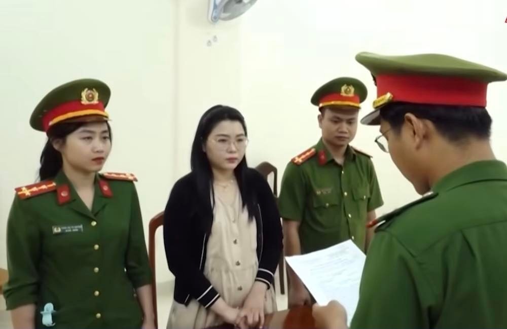 Khoi to nu doi tuong san xuat, buon ban my pham gia hinh anh