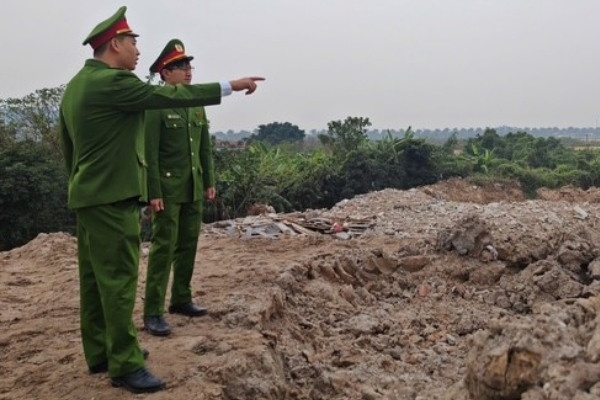 Khoi to 4 nguoi trong vu an gay o nhiem moi truong tai xa Bat Trang hinh anh