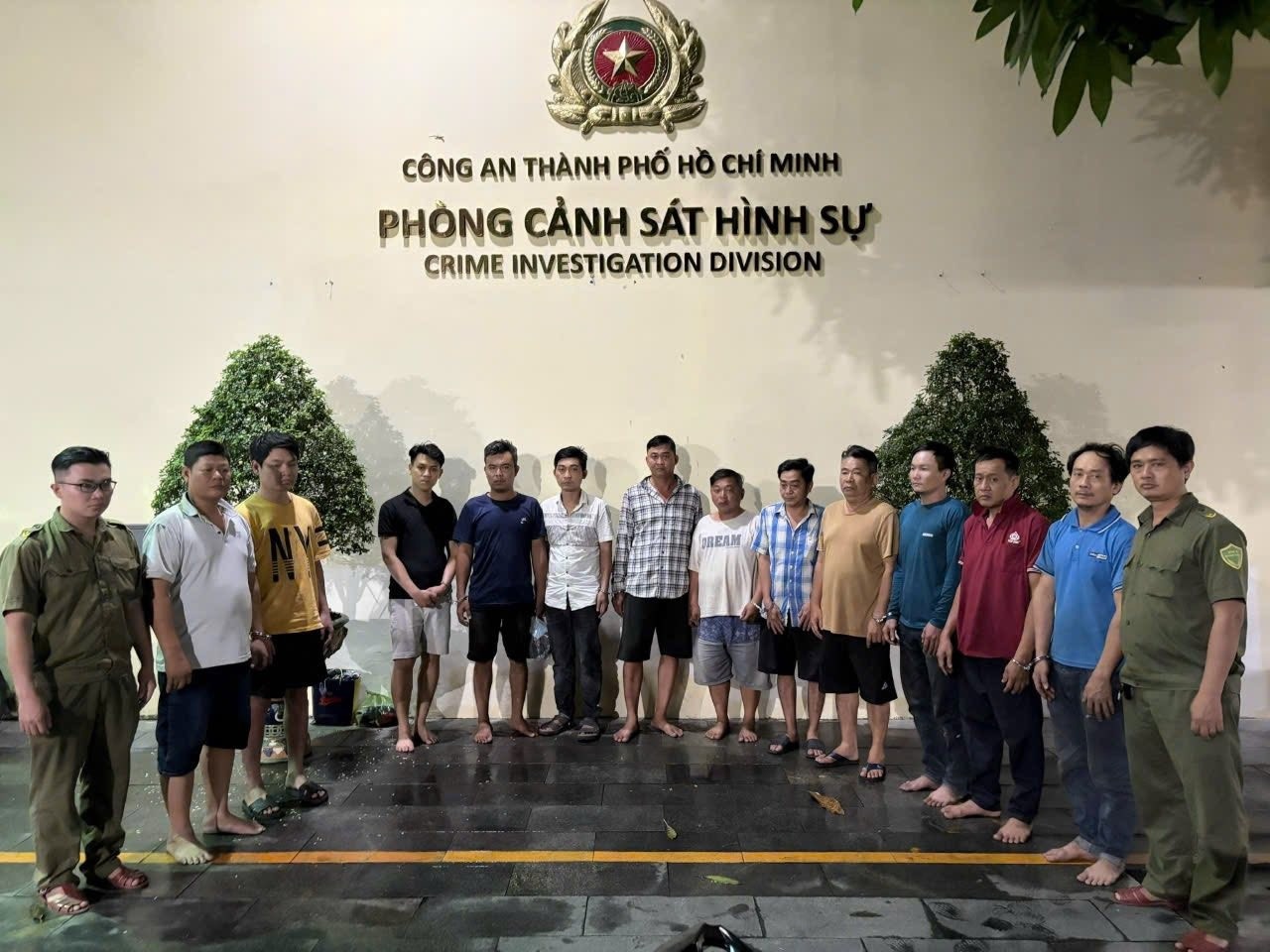 dot kich,  Soi da ga anh 1