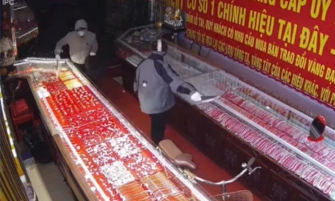 Truy tim doi tuong cam dao bau cuop tiem vang o Ninh Binh hinh anh