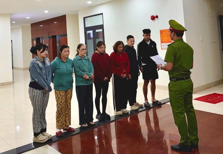 Bat 'nu quai' cam dau duong day lo de hon 20 ty dong hinh anh