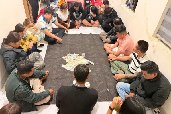 'Con bac' chay tan loan khi luc luong chuc nang dot kich luc nua dem hinh anh