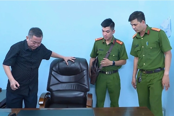 Cuu giam doc dua hoi lo de ne bi truy thu 40 ty dong tien thue hinh anh