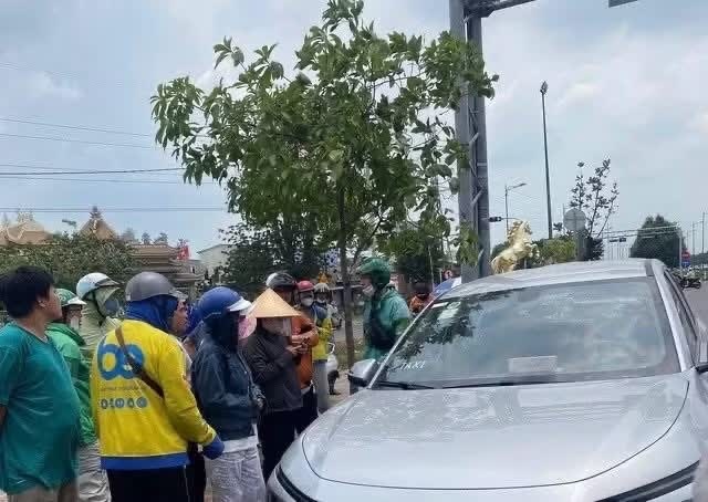 Phat hien tai xe,  tu vong bat thuong anh 1