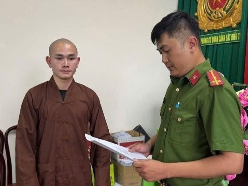 Cong an Dong Nai khoi to Vu Hoang Phu, chu kenh TikTok 'Phu Tu' hinh anh