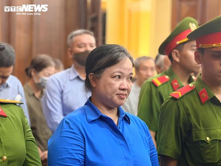 Vu dat Ben Van Don,  Quoc Cuong Gia Lai,  Hoang Thi Nhu Loan,  Quoc Cuong GL,  Cong ty Viet Tin anh 2