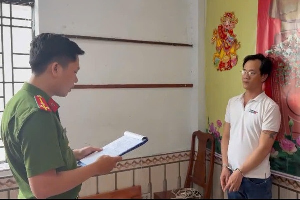 Tin nguoi tinh, nguoi phu nu mat trang 1,6 ty dong hinh anh