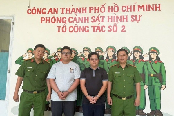 Triet pha nhom lua dao thue xe dem cam co, chiem doat tien ty o TP.HCM hinh anh