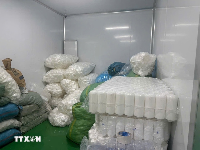 OLAY,  ABUTINE C3C,  Bach Ngoc Lien,  Vaseline,  Duoc pham Hikachi,  My pham Hikachi,  Giam doc Hikachi,  Doanh nghiep Hikachi,  Cong ty Hikachi,  Chu Hikachi,  Kieu Hoang Nha anh 1