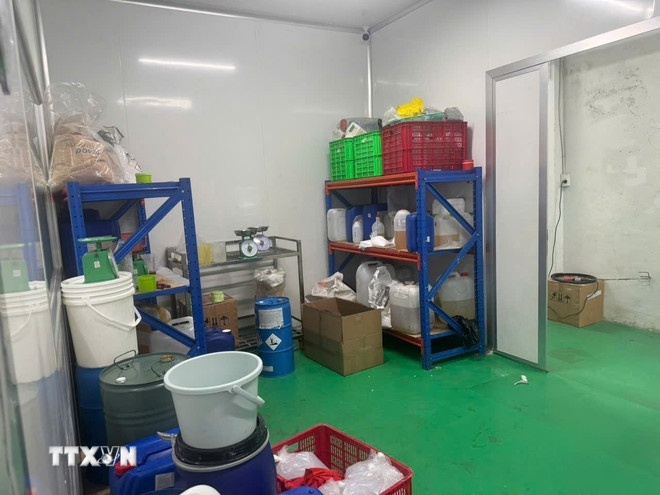 OLAY,  ABUTINE C3C,  Bach Ngoc Lien,  Vaseline,  Duoc pham Hikachi,  My pham Hikachi,  Giam doc Hikachi,  Doanh nghiep Hikachi,  Cong ty Hikachi,  Chu Hikachi,  Kieu Hoang Nha anh 2