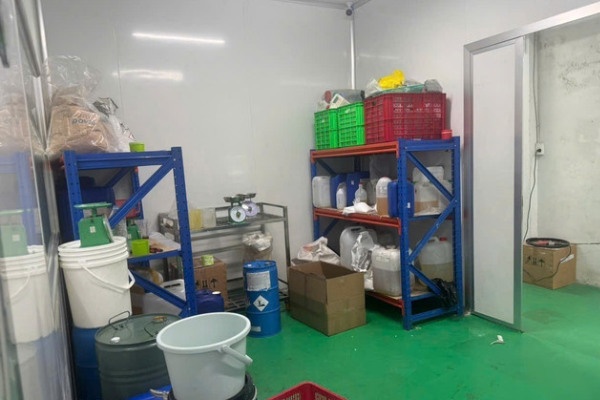 Cong an TP.HCM canh bao hiem hoa tu my pham gia hinh anh