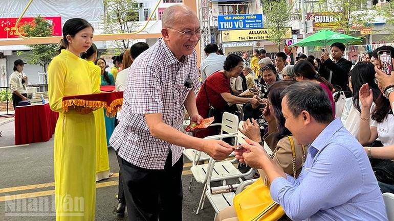 Duong sach Tet anh 2