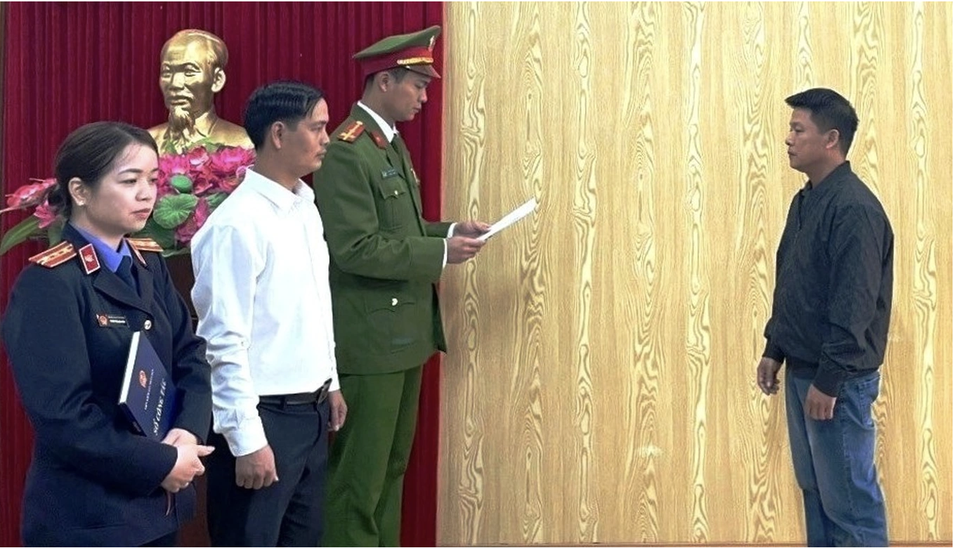 chai giam an gia,  kinh doanh Quang Minh,  Giam doc Quang Minh,  Doanh nghiep Quang Minh,  Dam Hoang Hai anh 1