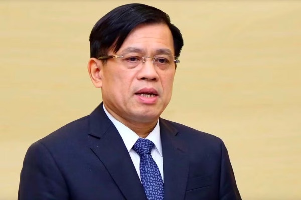 Mot cuu Thu truong,  Nguyen Ba Hoan,  Visa E7,  Cong ty Hoang Long,  Cong ty Sona,  Cong ty Incoop3 anh 1