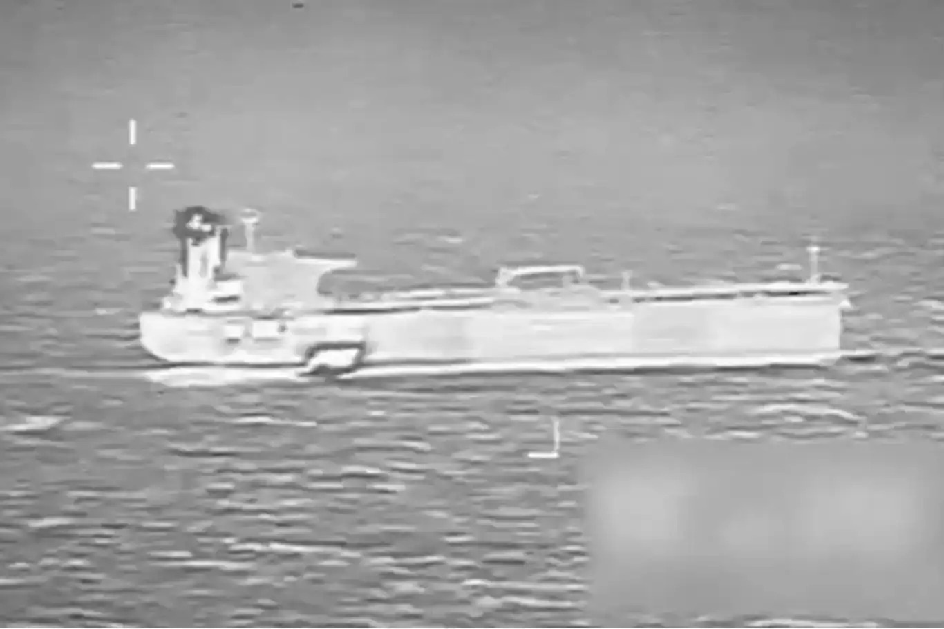 My bat giu tau cho dau thu 6 lien quan Venezuela o vung bien Caribe hinh anh