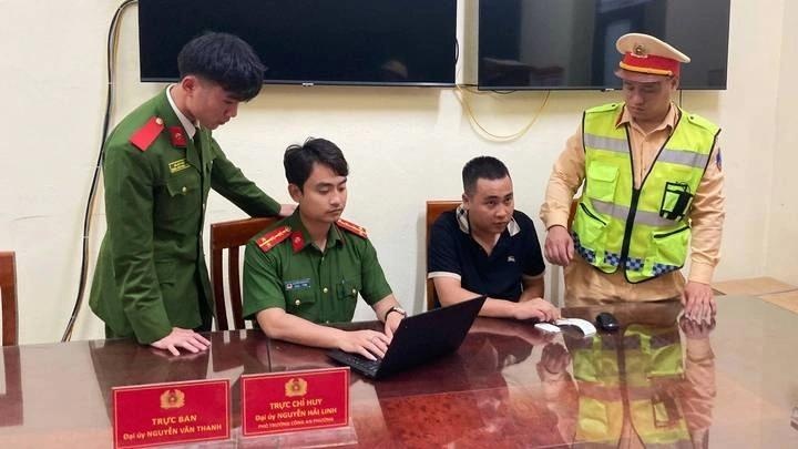 Canh sat rut sung,  Khong che tai xe anh 2