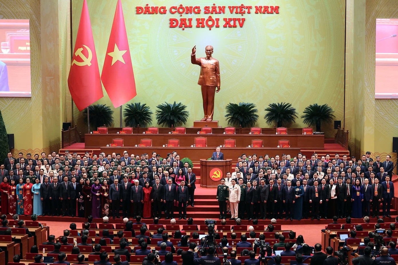 Uy vien Trung uong anh 1