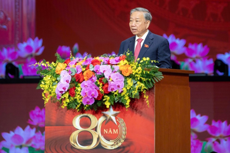 Tong Bi thu, Chu tich nuoc gui thu chuc mung Canh sat QLHC ve TTXH hinh anh