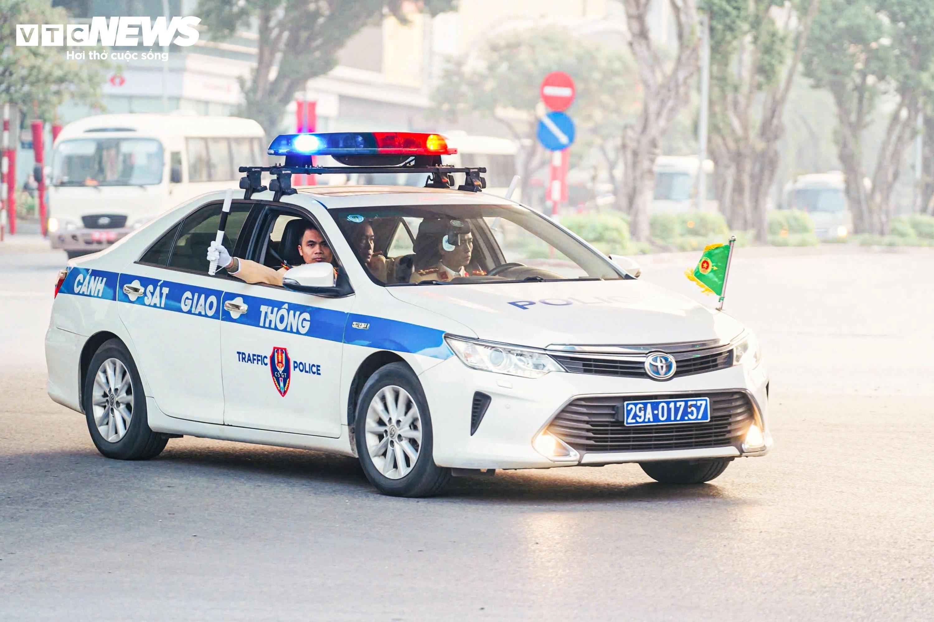 Ha Noi tam cam,  toan bo phuong tien anh 1