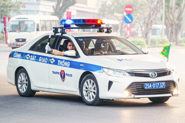 Ha Noi tam cam toan bo phuong tien nhieu tuyen duong trong 4 ngay hinh anh