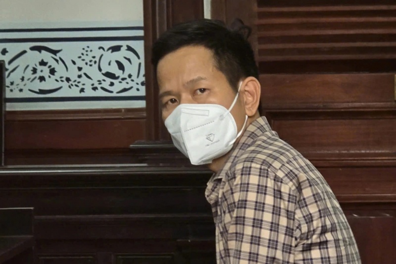 Lam lo cong van phuc vu dieu tra, cuu giam doc ngan hang lanh an hinh anh