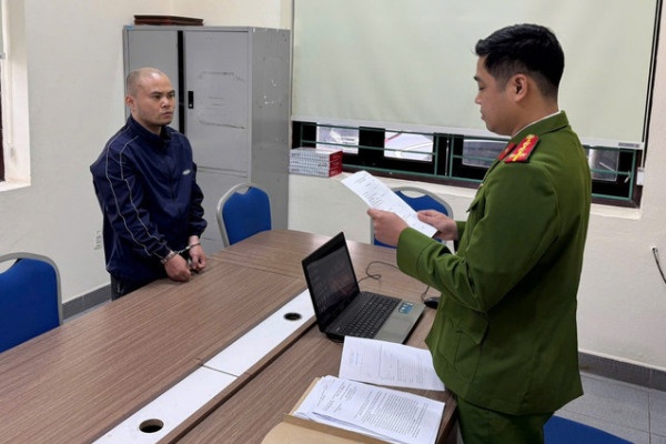 Vao tiem vang vo mua day chuyen roi chay hinh anh