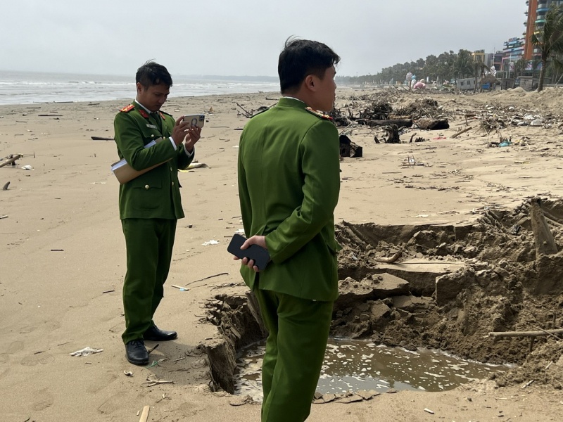 Do trom rac thai,  Bai bien Hai Tien anh 2