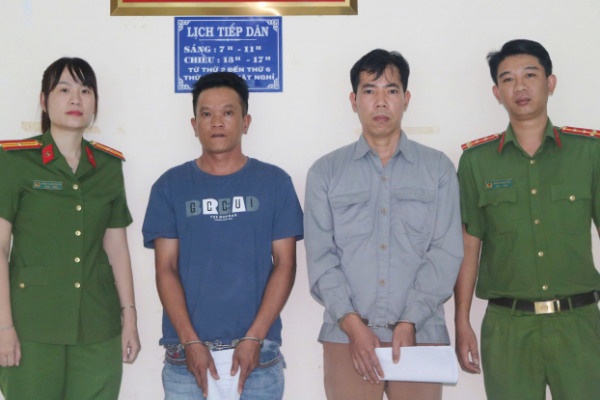 Bat tam giam 2 doi tuong buon lau 830.000 lit dau DO hinh anh