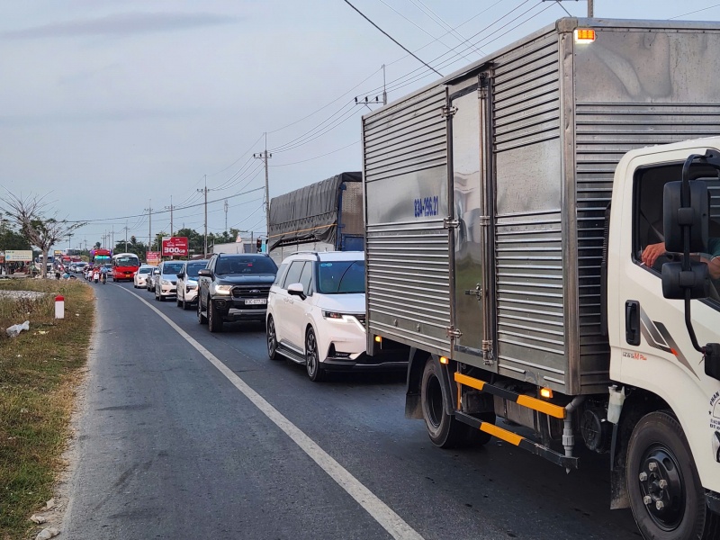 Nhom dan canh,  Giat day chuyen,  Cty Tan Hue Vien,  DN Tan Hue Vien,  Gdoc Tan Hue Vien anh 2