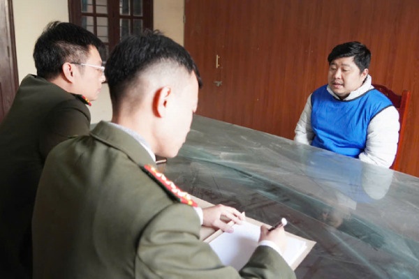 Bay tien ao 400 ty dong duoc giang khap ca nuoc nhu the nao? hinh anh