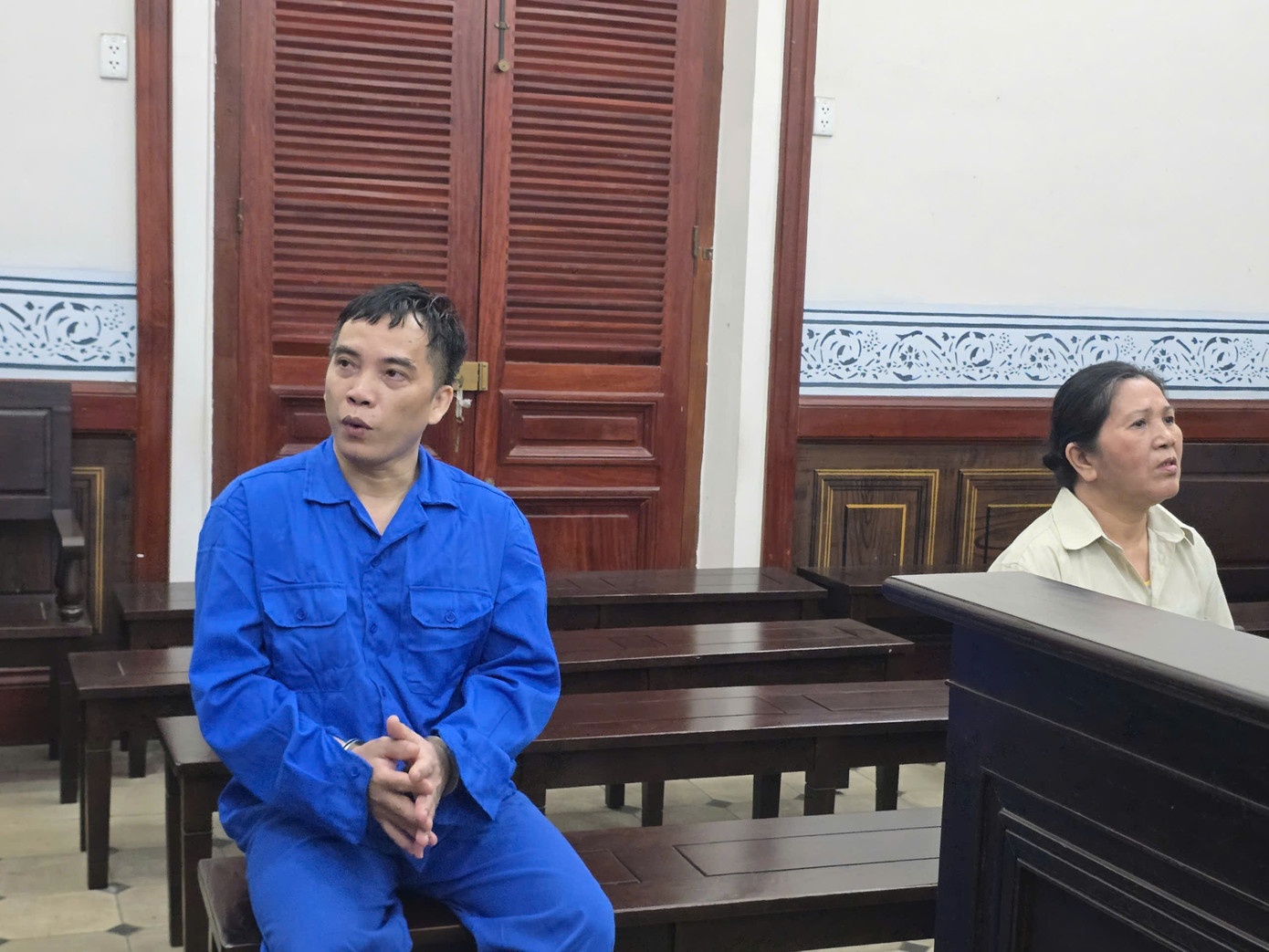 mua dam,  thieu nu moi lon anh 1