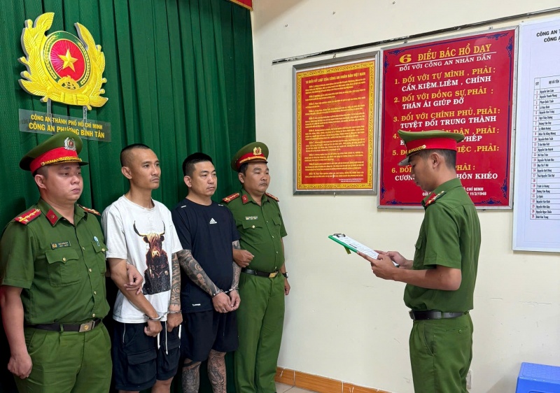 di oto chui boi,  danh nguoi anh 1