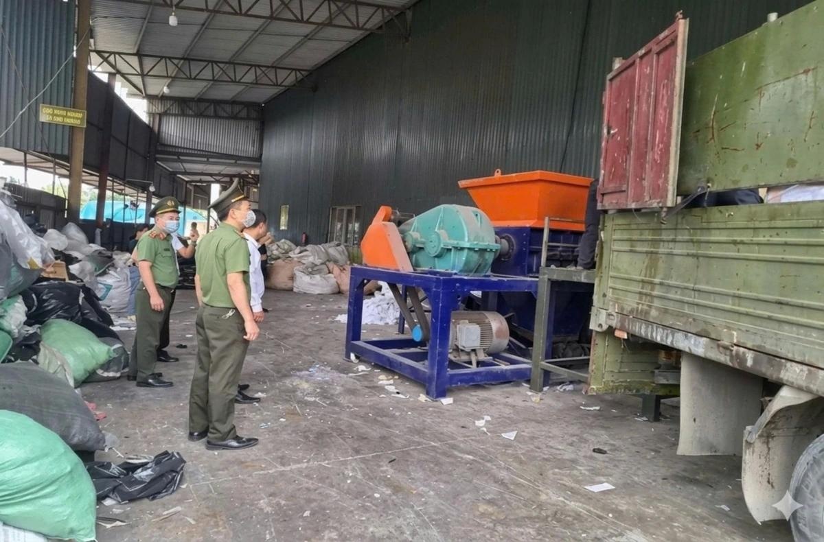 Tieu huy 6.000 ao phong, phat doanh nghiep hon 22 trieu dong hinh anh