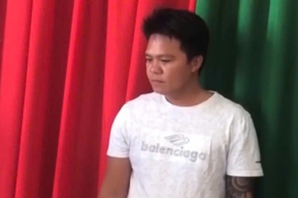 Khoi to doi tuong tan cong to cong tac khi bi nhac nho do hat karaoke hinh anh