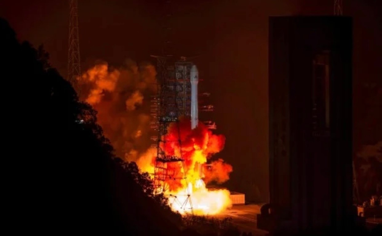 Trung Quoc gap cu soc chua tung co voi 'Thu 7 den toi' hinh anh