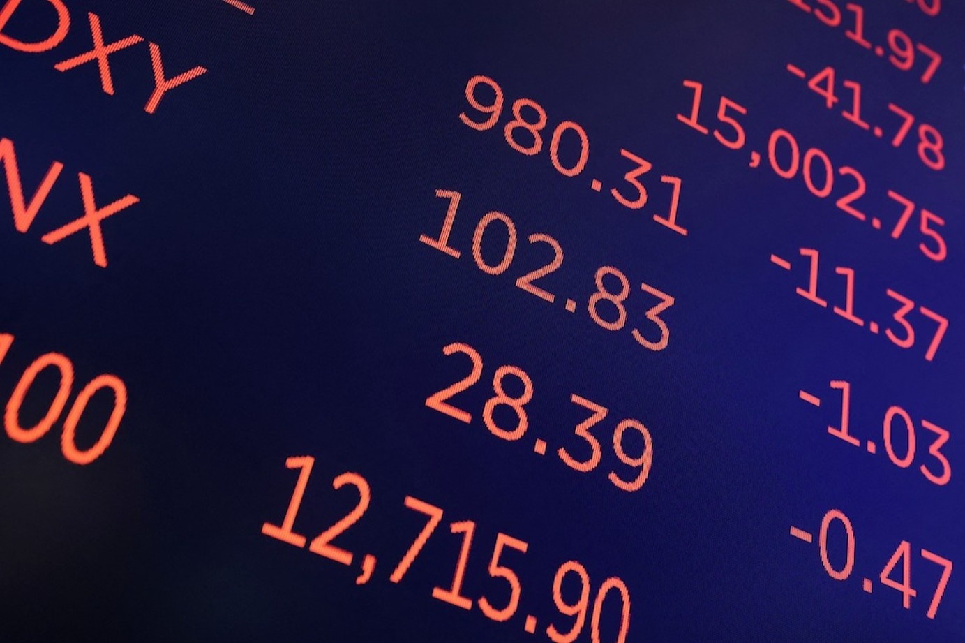 Pho Wall o at ban thao sau loi de doa cua TT Trump hinh anh