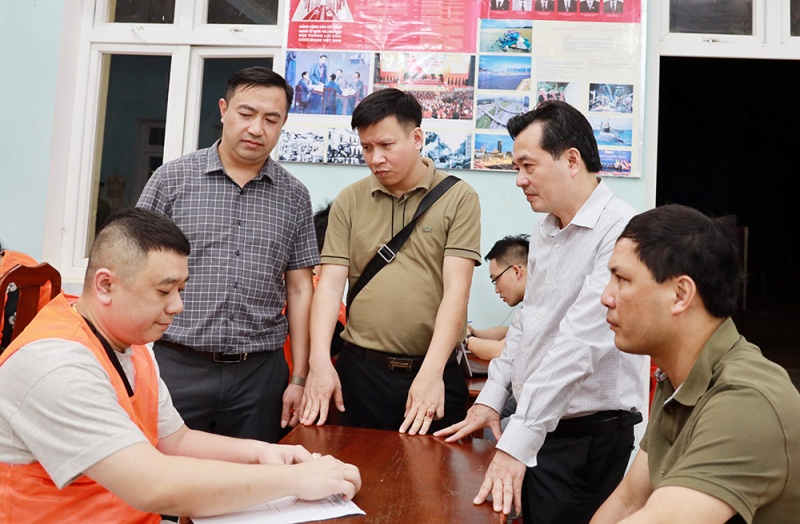 Triet pha,  Bang nhom lua dao,  Hon 300 ty dong anh 5