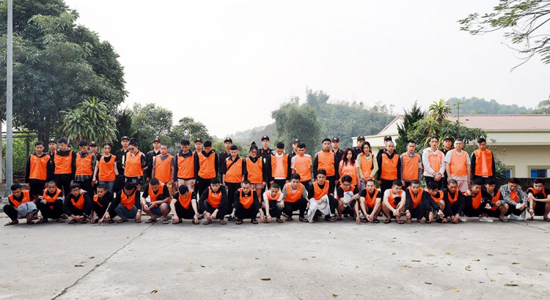 Triet pha,  Bang nhom lua dao,  Hon 300 ty dong anh 6