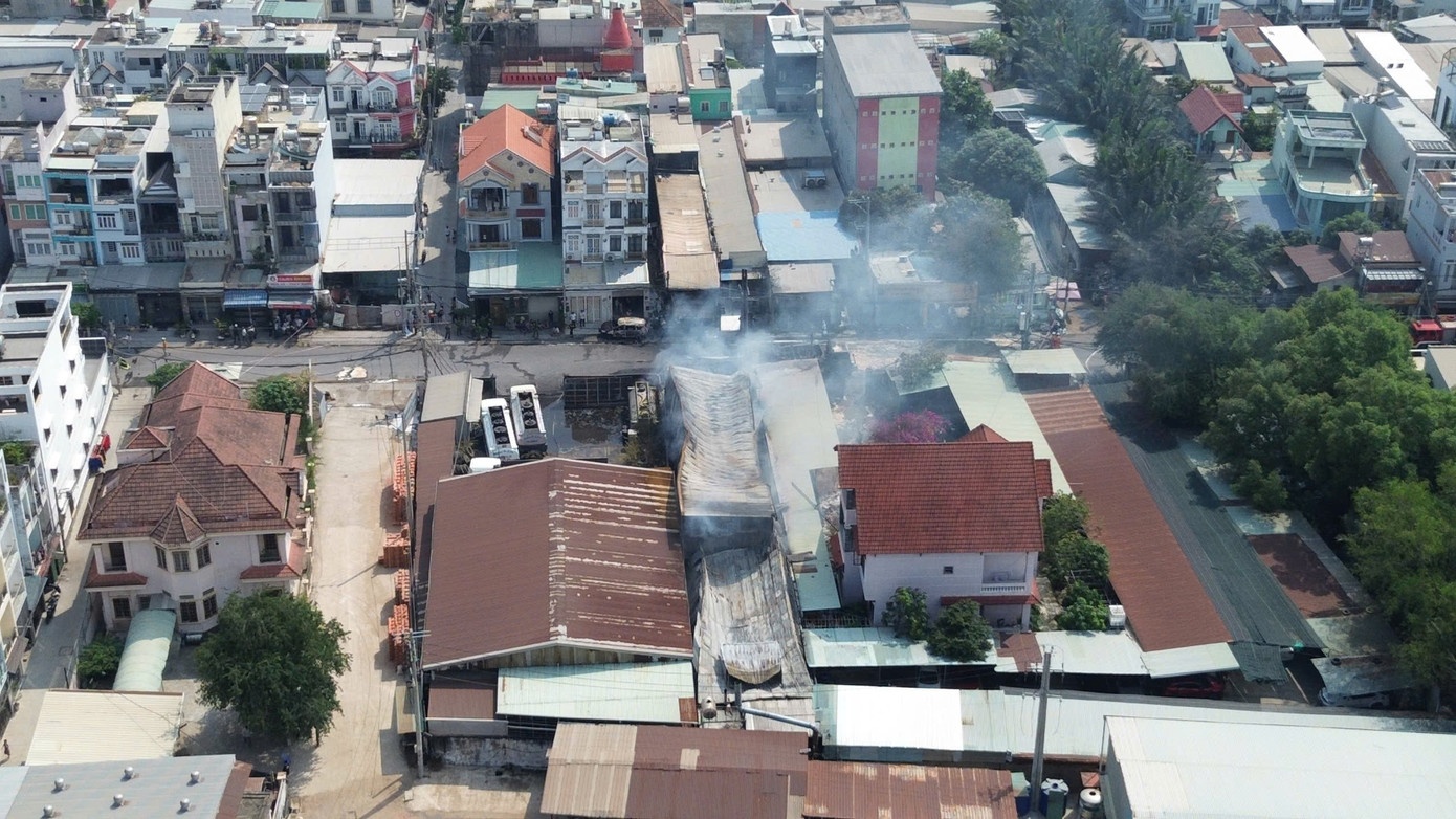 Chay xe bon TP.HCM anh 1