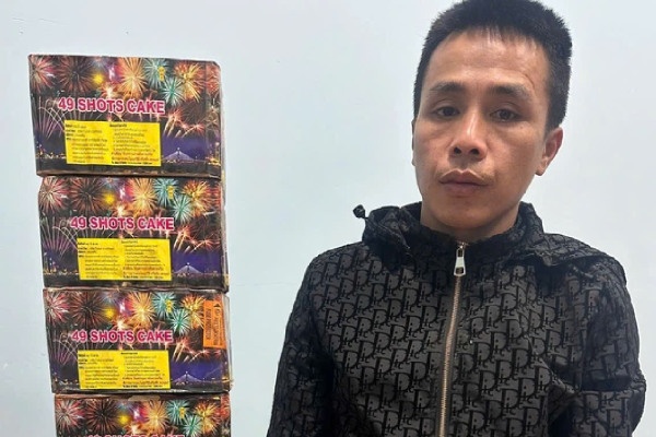 Dat mua phao lau tren Facebook dem ve giau duoi gam giuong hinh anh