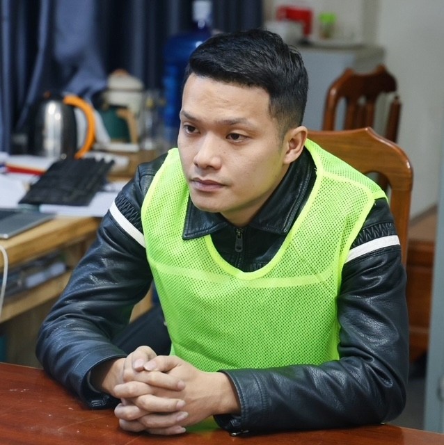 Lat tay,  Thu doan tinh vi,  Nhom lua dao anh 1