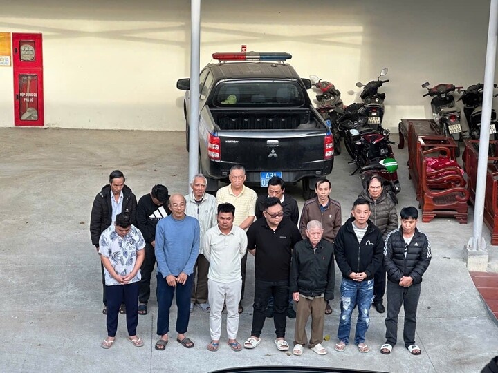 Triet pha duong day,  ca do bong da,  50 ty dong anh 1