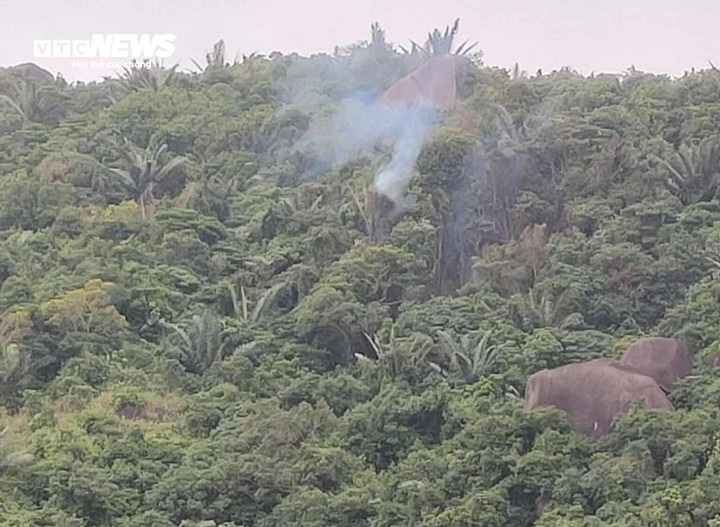 Roi may bay quan su o Dak Lak, phi cong nhay du thoat nan hinh anh